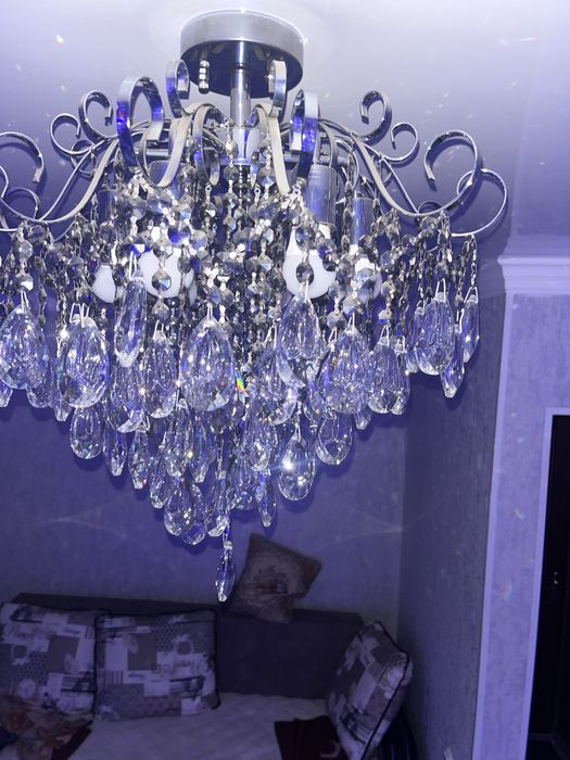 Продается люстра