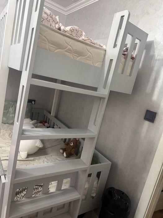 Продам двухъярусную кровать