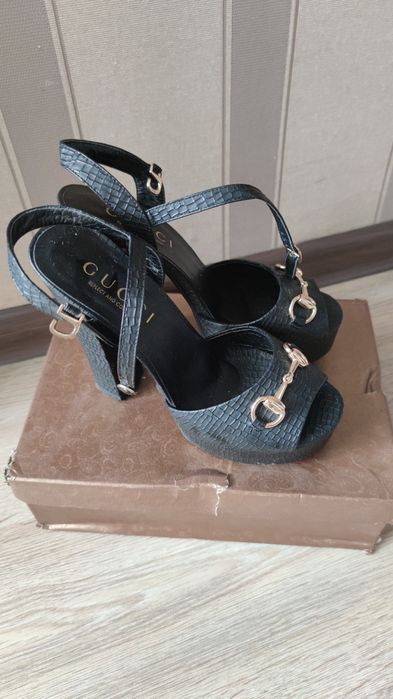 Туфли, босоножки Гуччи оригинал