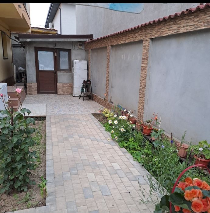 De vânzare două locuințe individuale