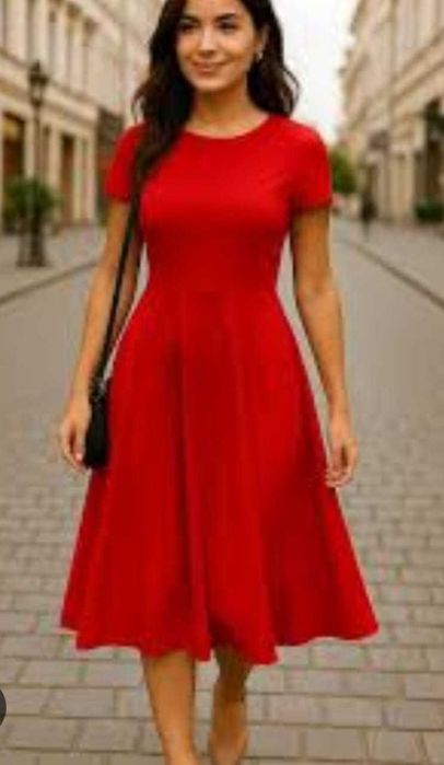 Продам платья разные