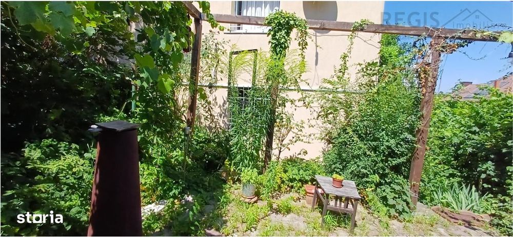Apartament cochet,2 camere, ,cu gradina,la casa Ultracentral,Dealul Ce