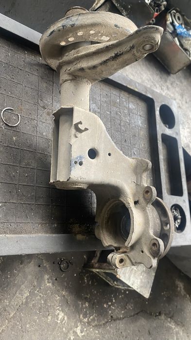 Цапфа ауди 100 С4