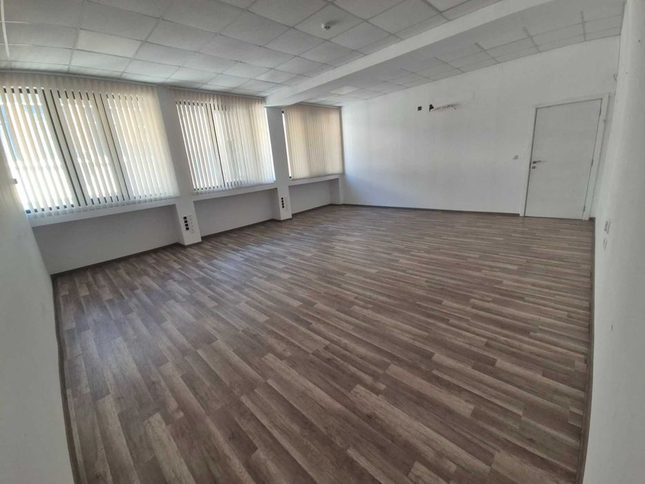 Дава се под наем Офис в Пловдив, Южен - 44 кв.м за 360 € - Снимка #2