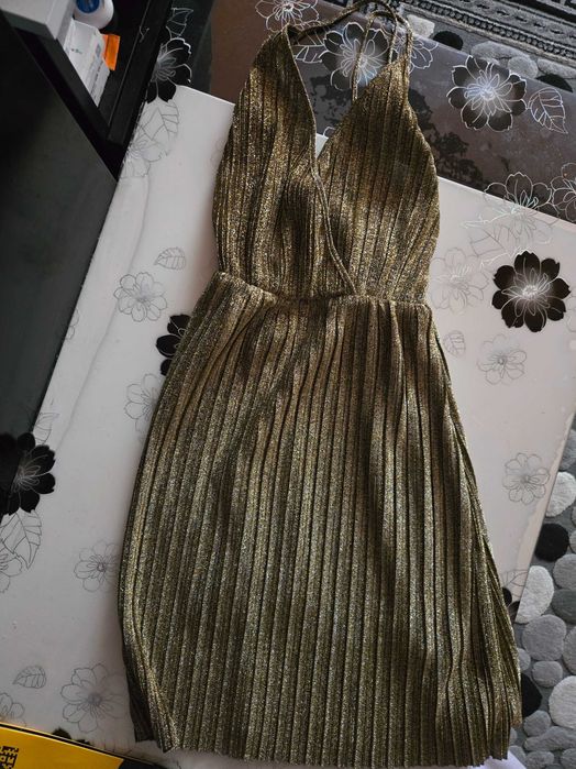 Продавам дамска рокля