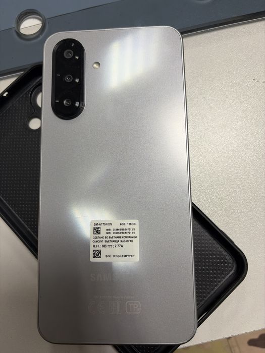 Samsung A17 смартфон