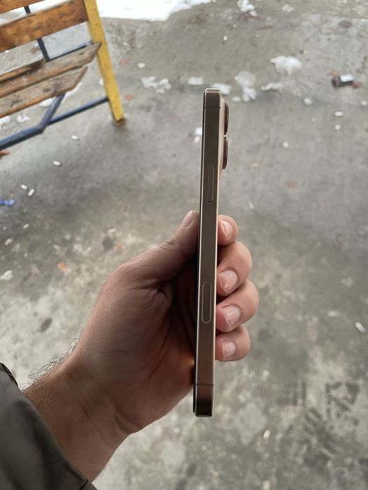 Iphone 16 pro max 2 chi e sim yoqilgan!!!