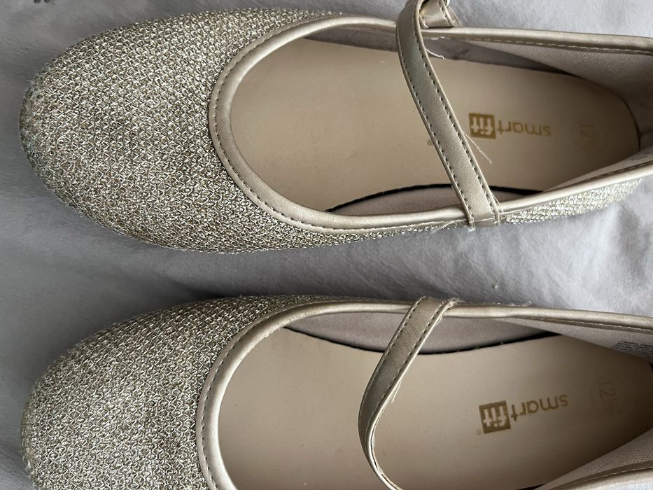 Лот бляскави обувчици