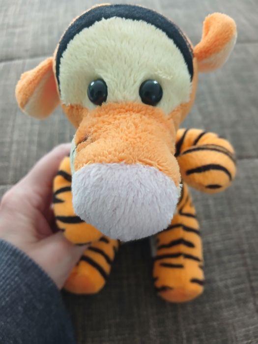 Vând pluș cu Winnie the Pooh