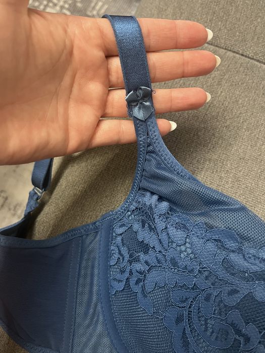 Тъмно син сутиен 80/С