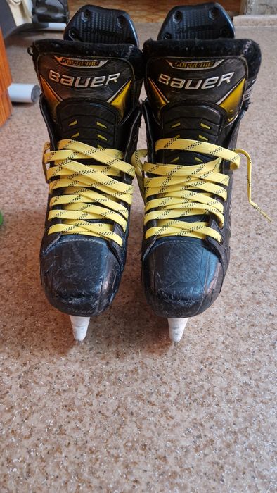 Коньки хоккейные