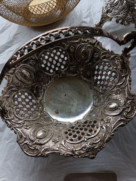 Продам вазочки .