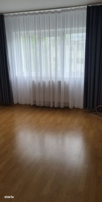 Apartament cu 3 camere de vânzare în zona Hipodrom