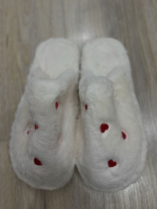 Тапочки меховые с сердечками