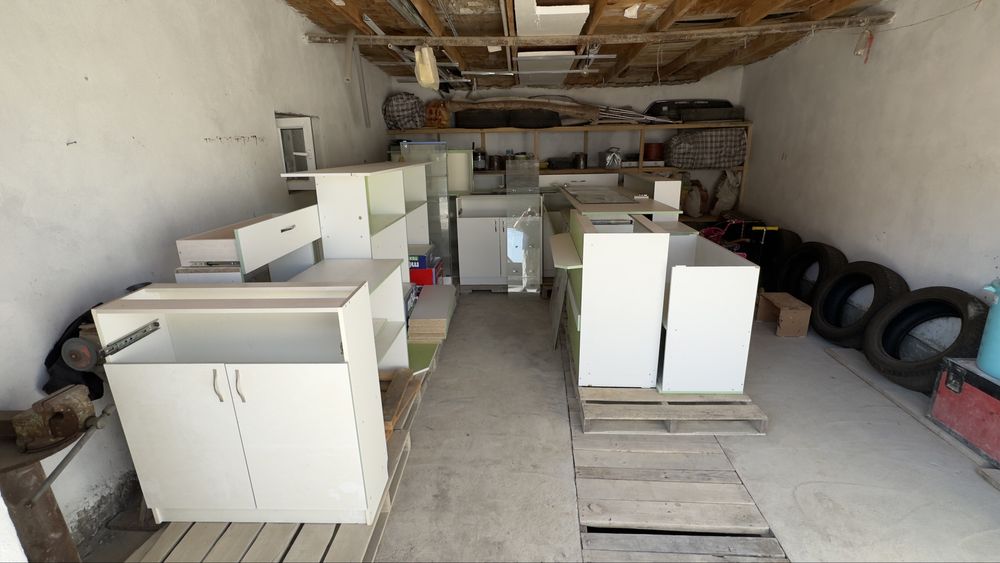 Мебель для аптек и процедурных.