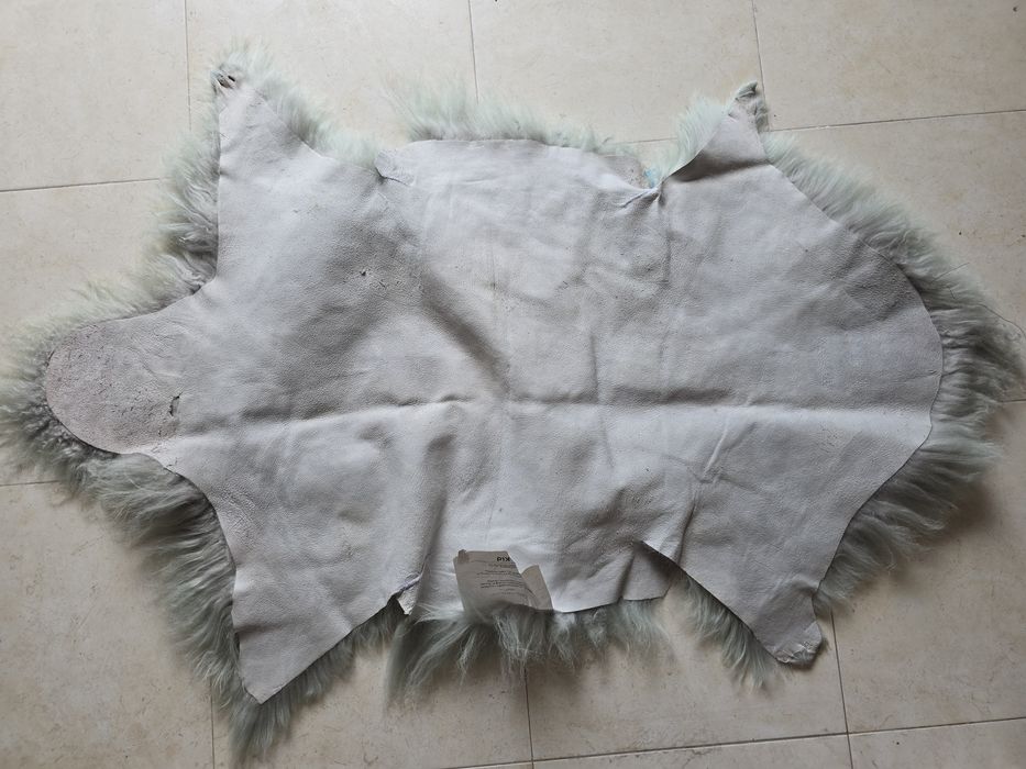 Килими от естествена агнешка кожа и лисица