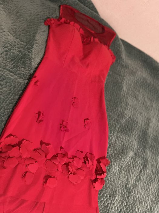 Вечернее красное платье