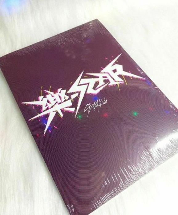 Запечатанные альбомы Stray Kids