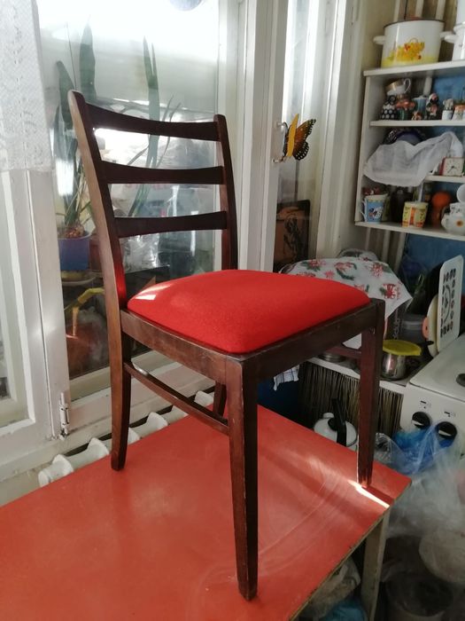 Продам стулья классические