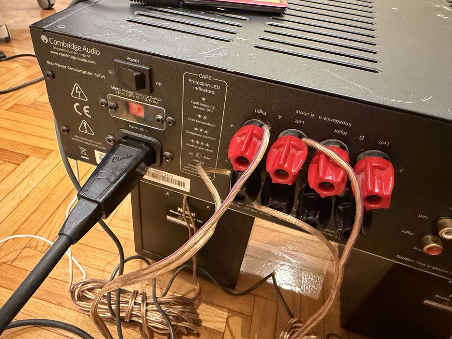 Ampficator integrat Cambridge Audio Azur 540A V2.0 statie