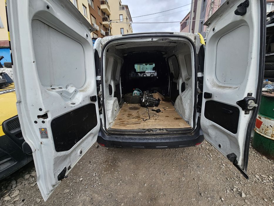 Dacia Dokker на части