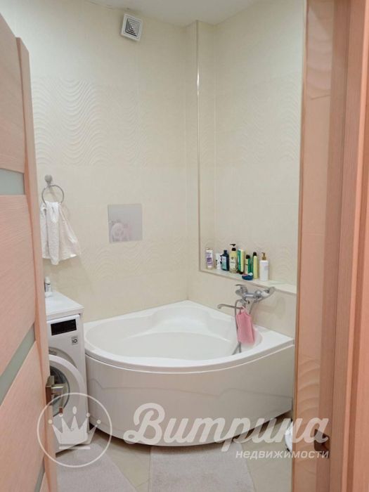 Продаётся 2/4/4 на Ойбеке, госпитальном