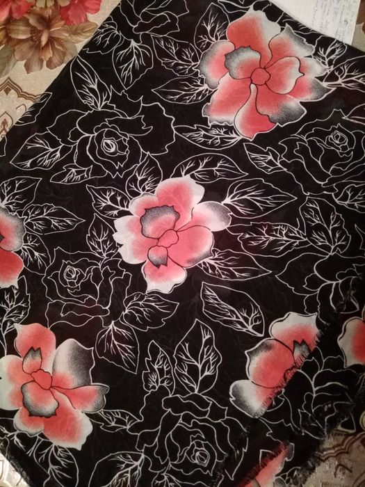 Продам отрезы ткани (шёлк, шифон)