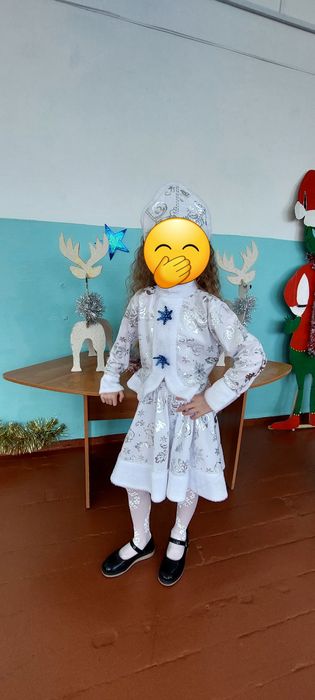 Продам костюм снегурочки.