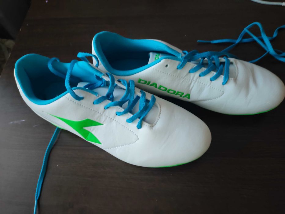 Футбольные бутсы