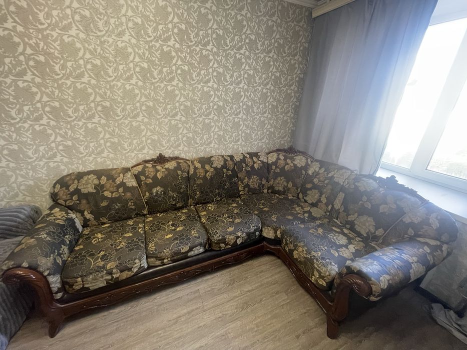 Продам раритетный диван , раскладной