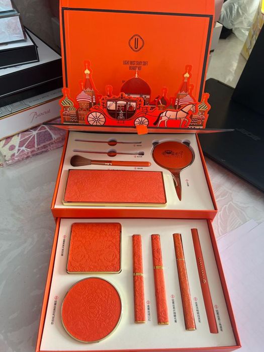 Подарочные наборы разные