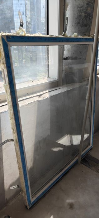 Окно и балконная дверь в комплекте