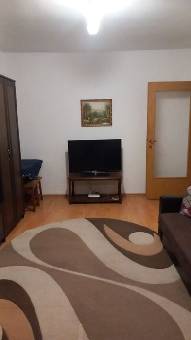 Dau în chirie garsoniera