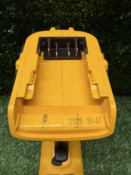 Винтоверт за гипсокартон Dewalt DCF620