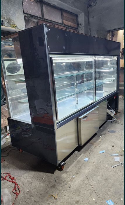 Витрина холодилник