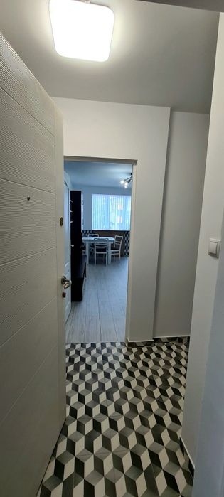 Închiriez apartament cu o camera ultracentral str. Regele Mihai(Bld București)
