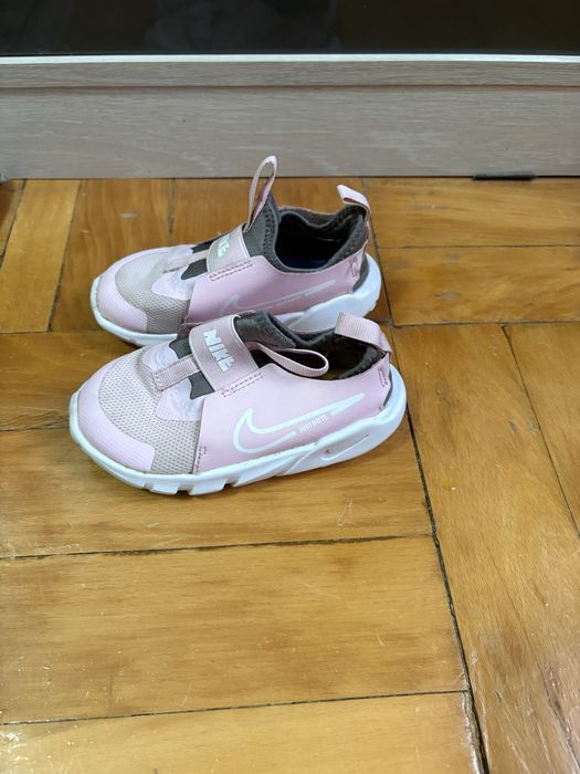 Adidasi nike fete