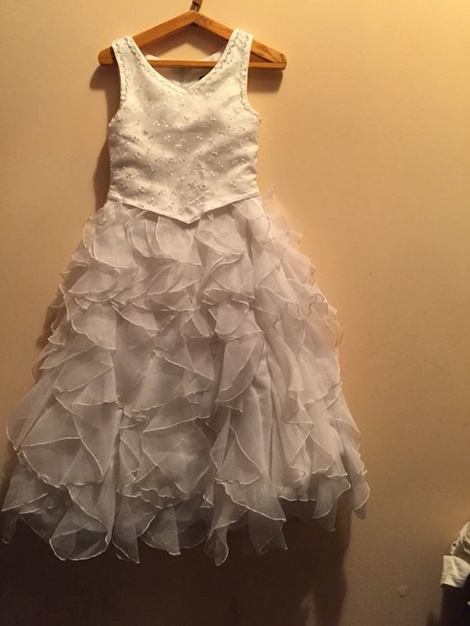 Нарядное платье на 8-9лет