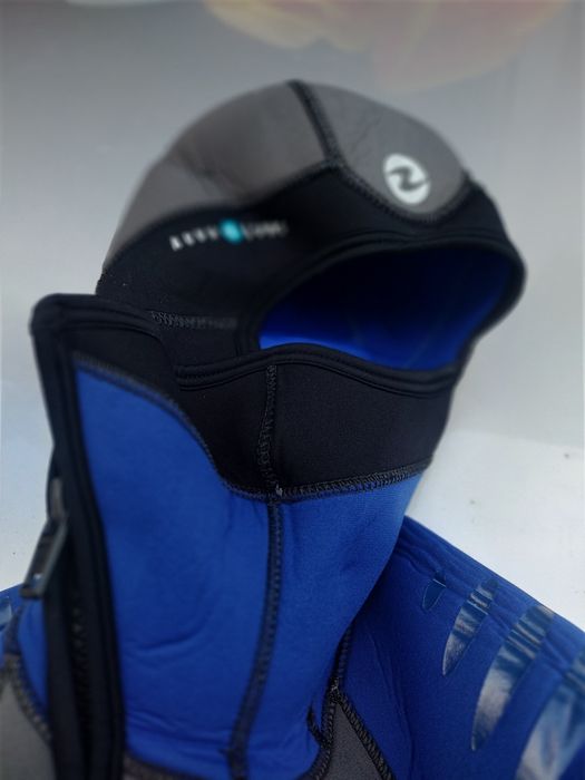 Продавам водолазен костюм  с очила и шнорхел