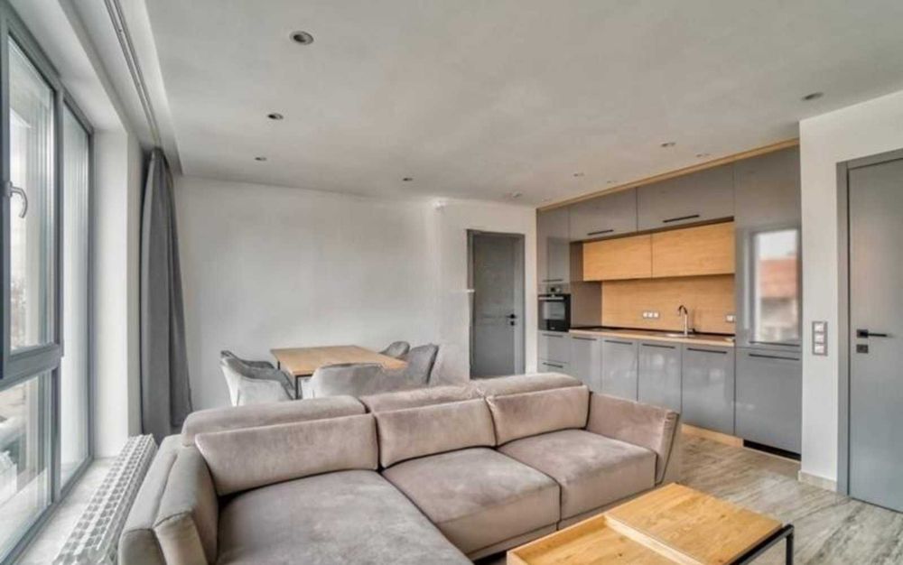 Продаваме Тристаен Апартамент В Мусагеница