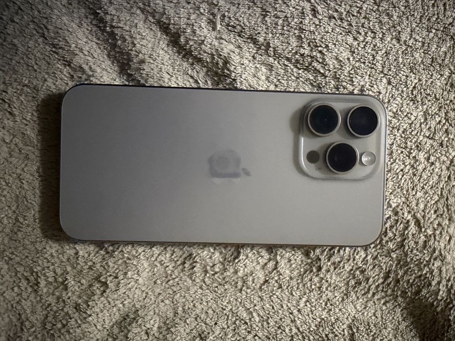 Iphone 15 pro max natural