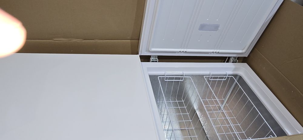 Продаю морозильной ларь Hisense