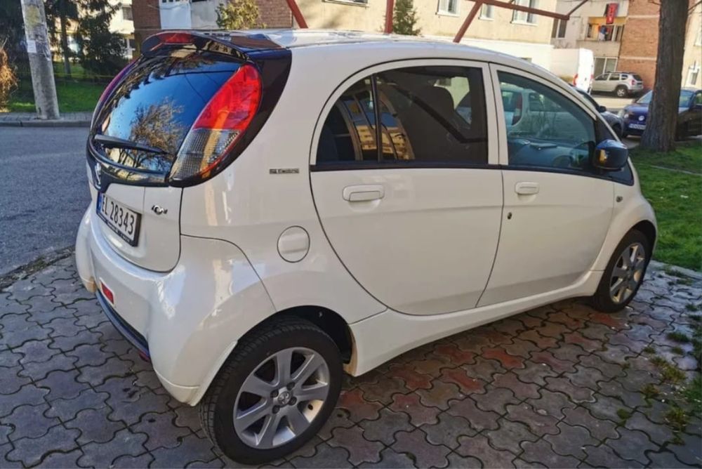 PEUGEOT iON 0 — imagine 4
