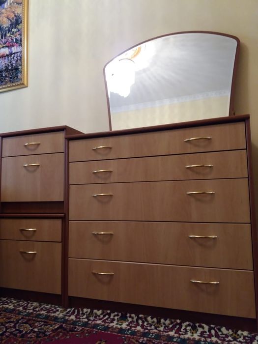 продам спальный гарнитур в отличном состоянии