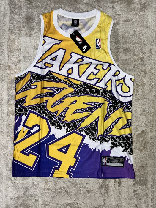 Maieu Lakers numarul 24