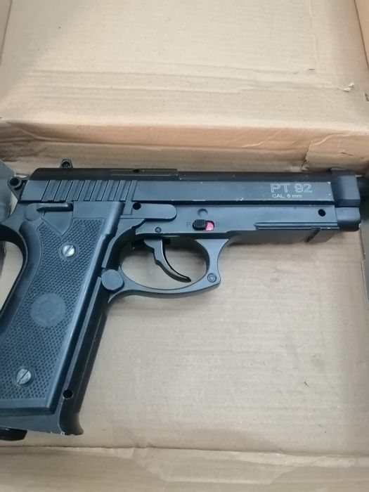 Cybergun pt92 pistol airsoft putere 4jouli