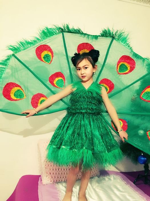 Продам хвосты павлина детские