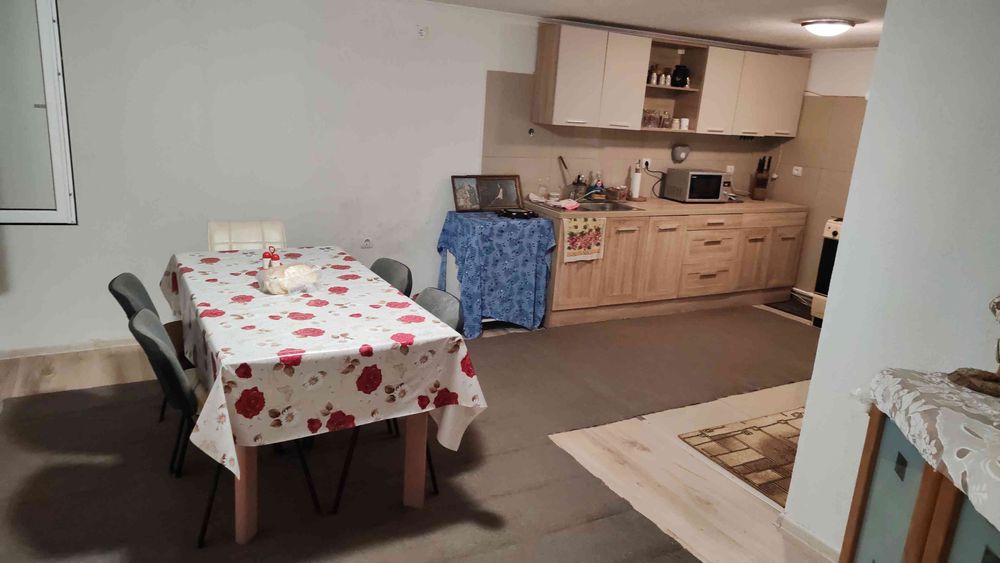 Vând casă complet renovată