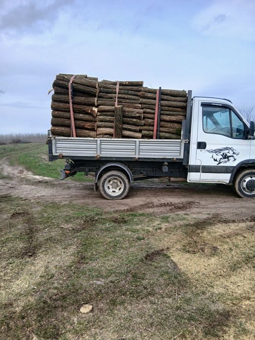 Vând lemn foc salcam și stejar