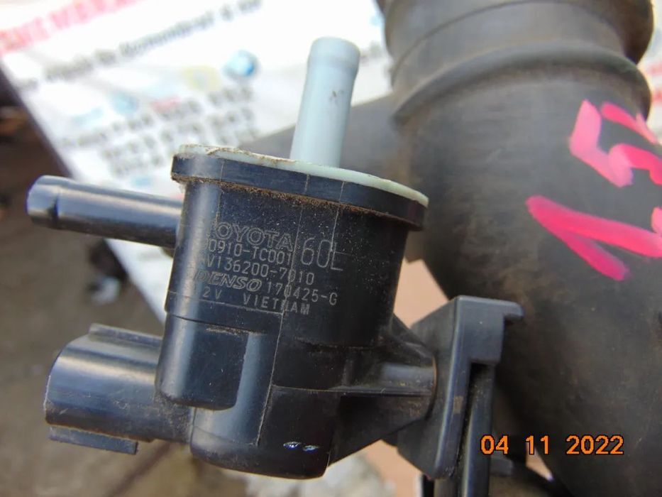 Valva Vacuum Toyota solenoid prius auris yaris corolla verso